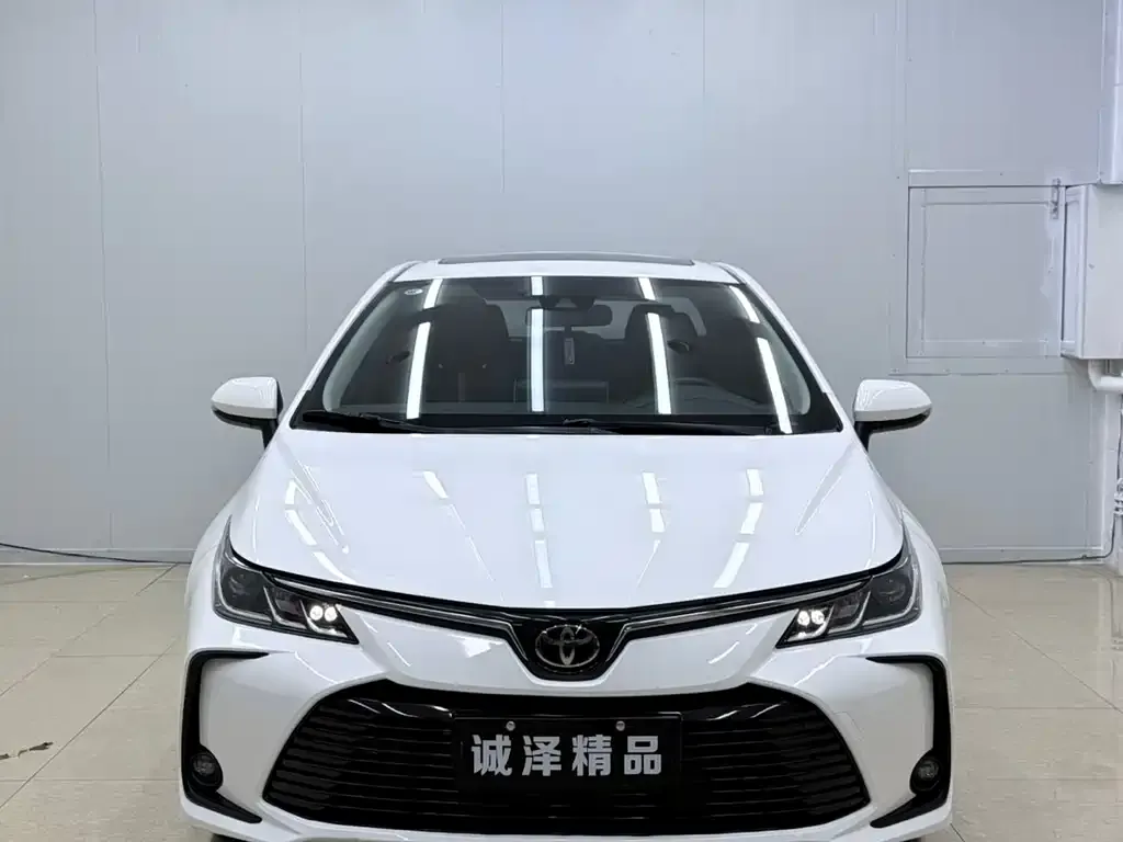 Toyota Corolla — фото 4