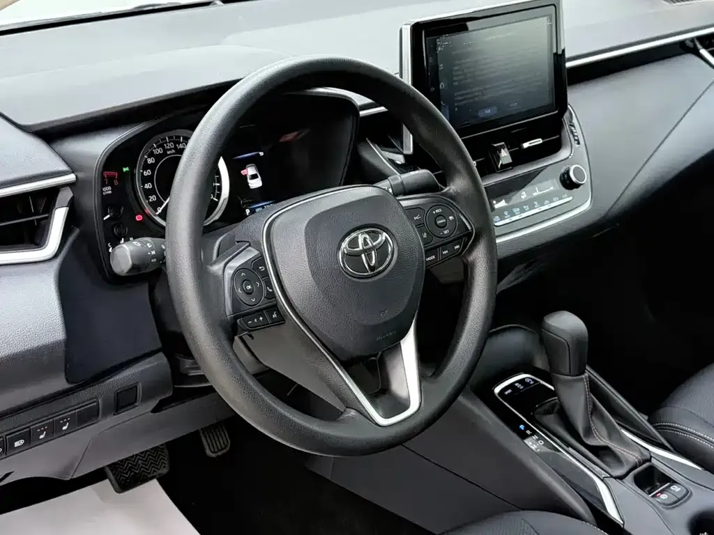 Toyota Corolla — фото 10