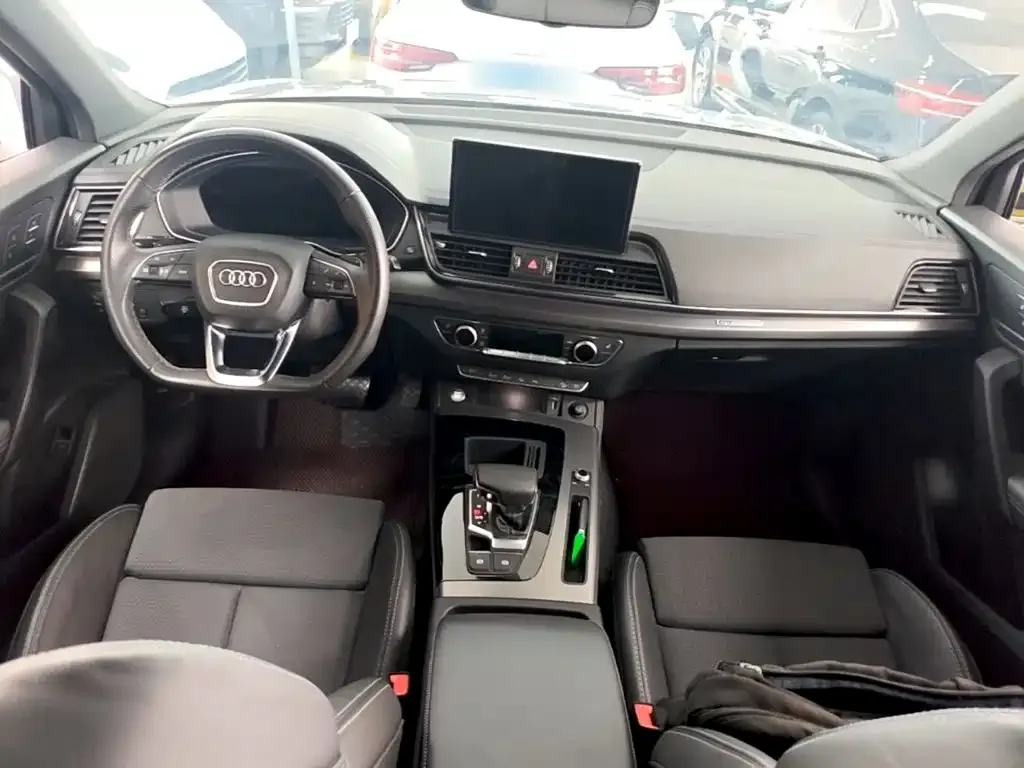 Audi Q5L Sportback — фото 10
