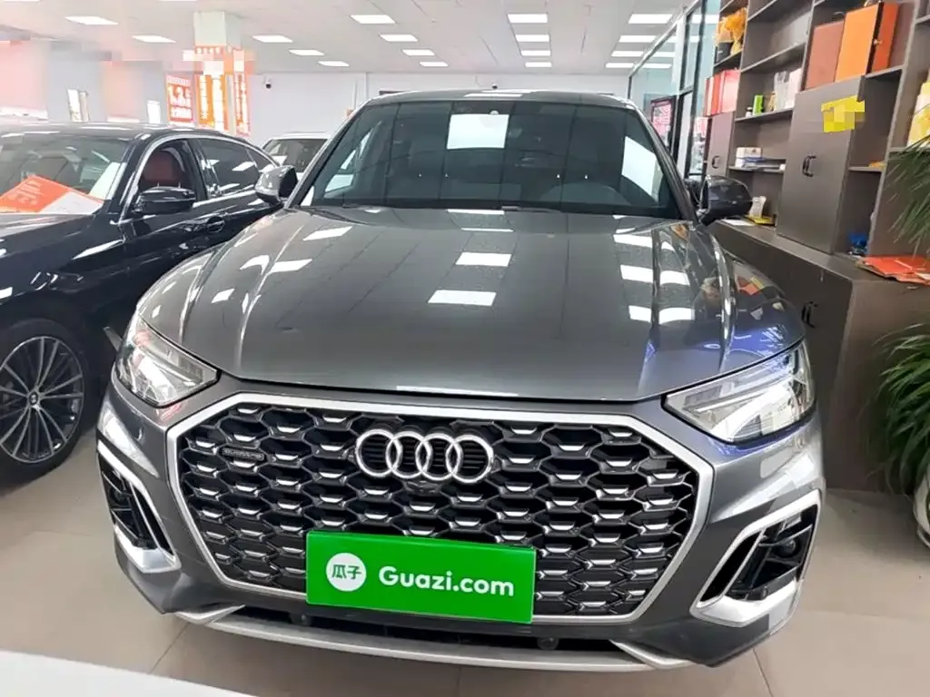 Audi Q5L Sportback — фото 3