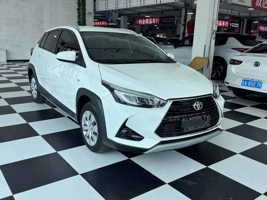 Toyota Yaris L — фото 9