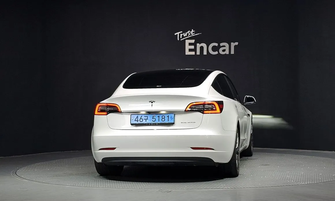 Tesla Model 3 — фото 3
