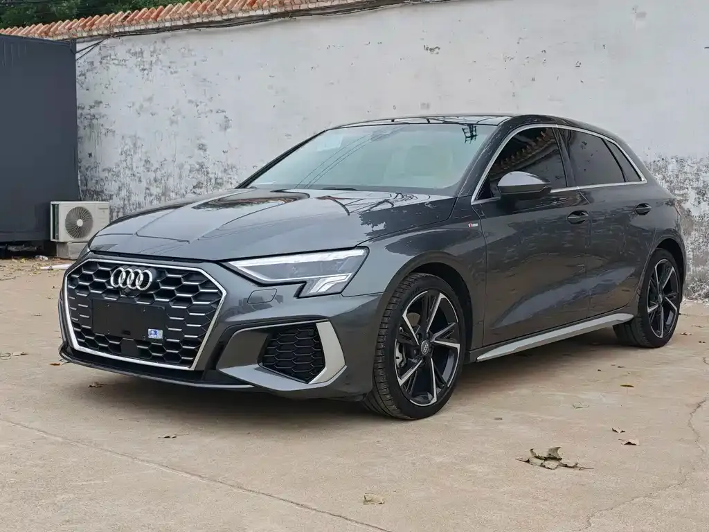 Audi A3 — фото 1