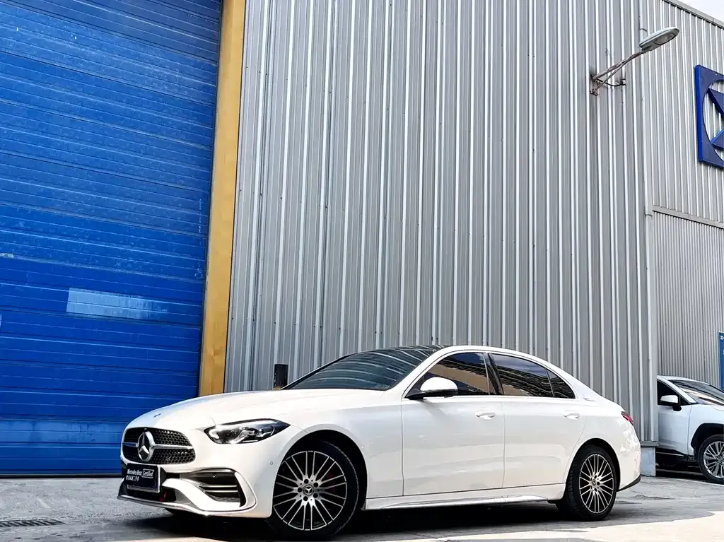 Mercedes-Benz C-Class — фото 1