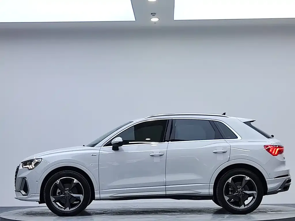 Audi Q3 — фото 3