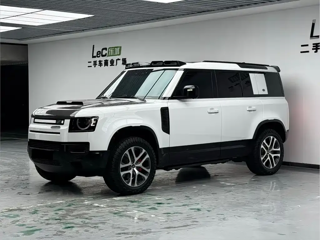 Land Rover Defender — фото 1