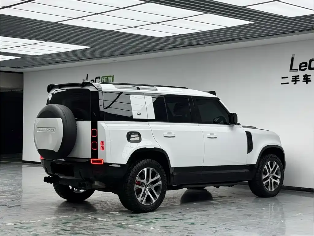 Land Rover Defender — фото 7