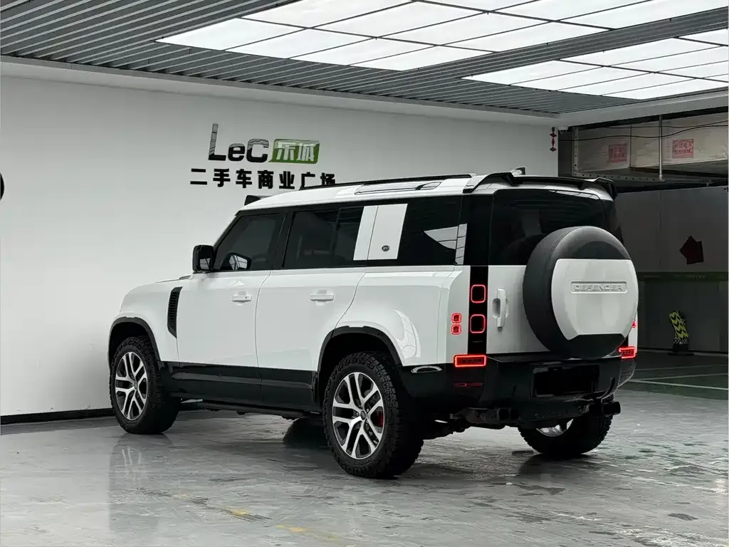 Land Rover Defender — фото 6