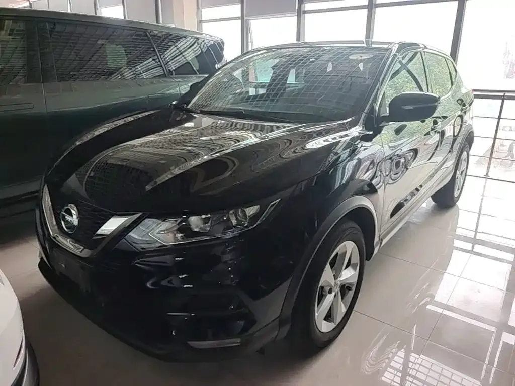 Nissan Qashqai — фото 1