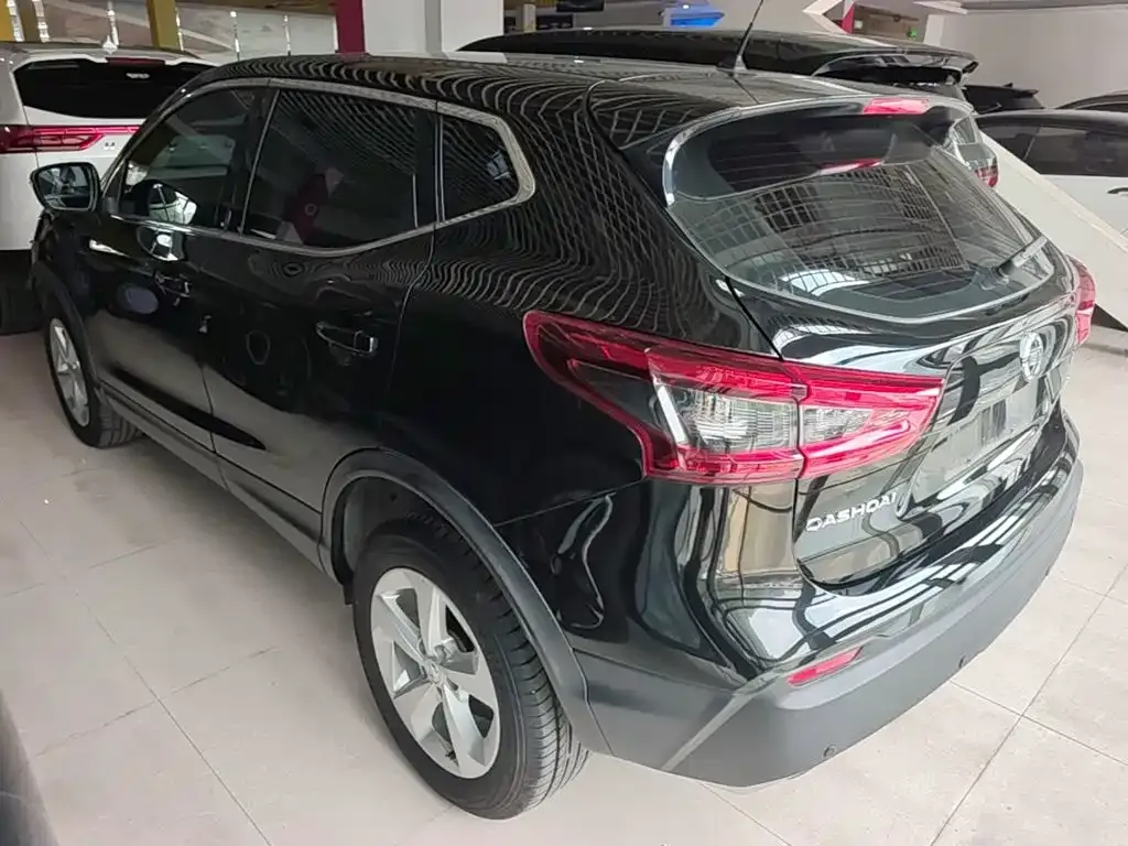 Nissan Qashqai — фото 10