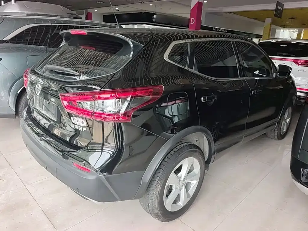 Nissan Qashqai — фото 7