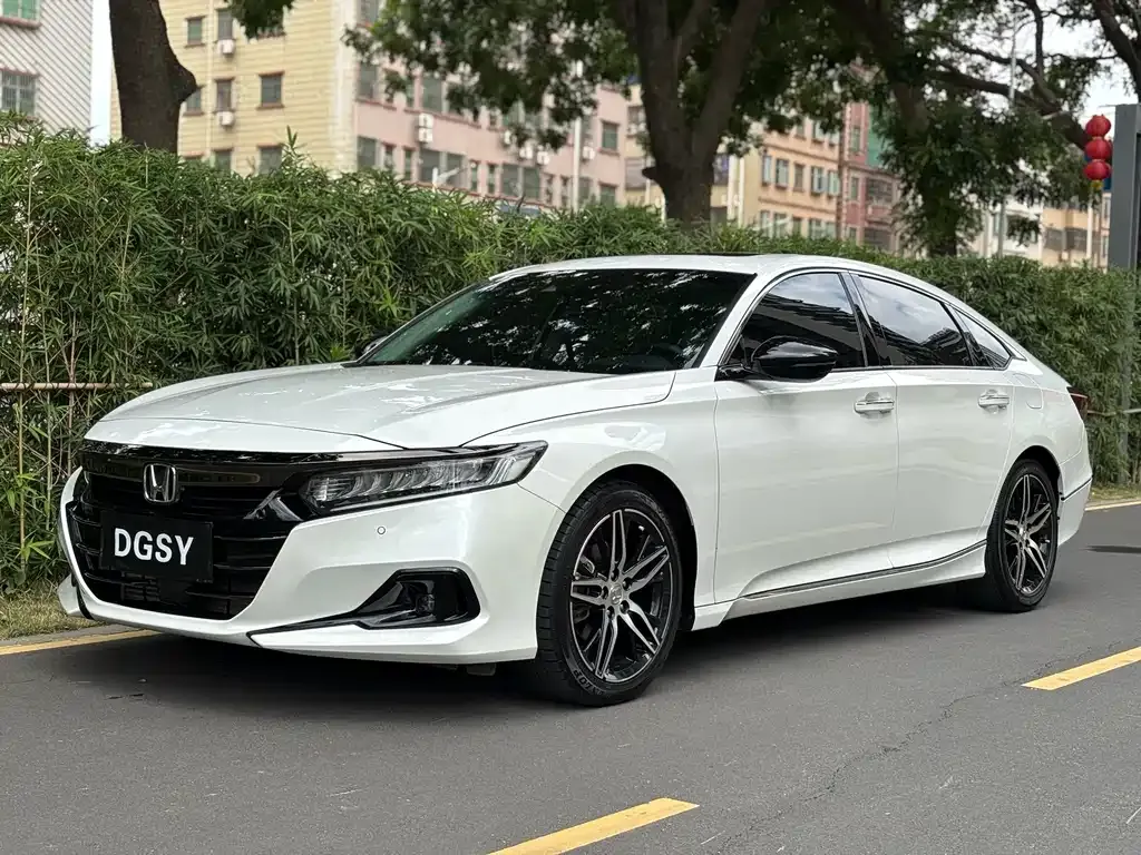 Honda Accord — фото 1