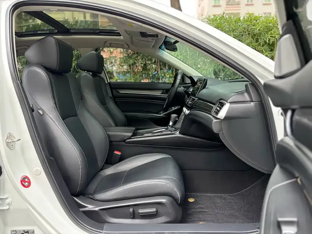Honda Accord — фото 5