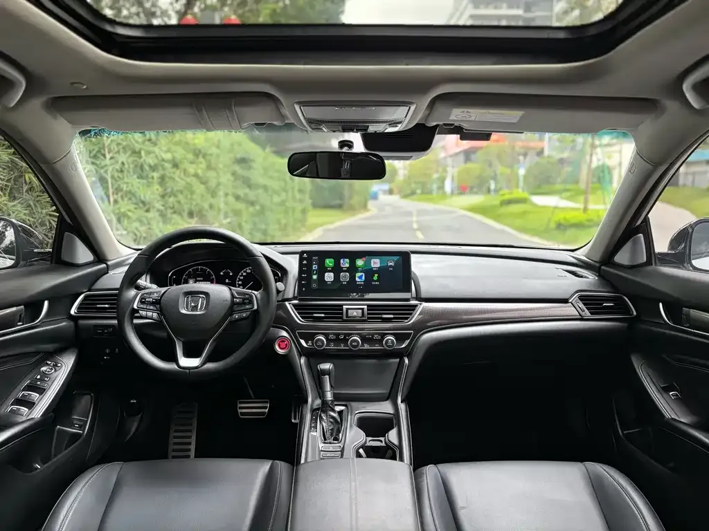 Honda Accord — фото 10