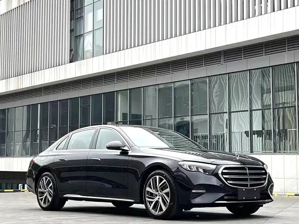 Mercedes-Benz E-Class — фото 7