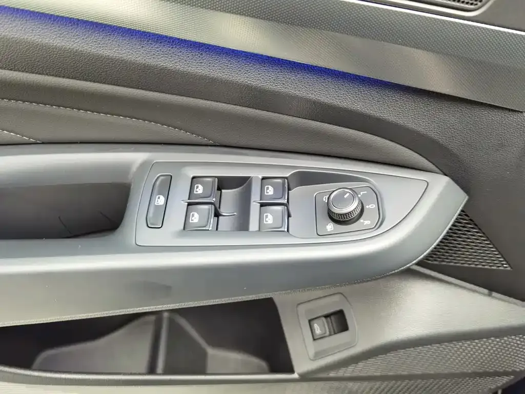 Volkswagen Passat — фото 8