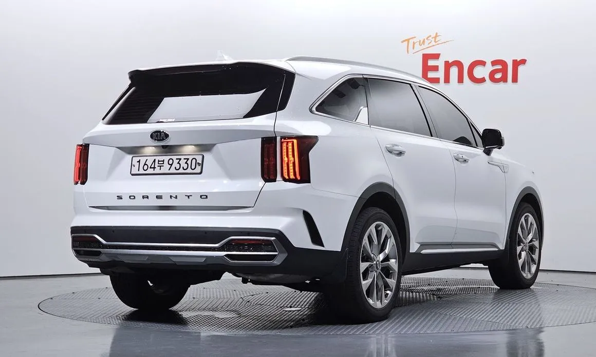 Kia Sorento — фото 5