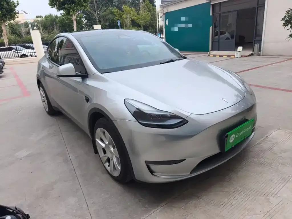 Tesla Model Y — фото 6