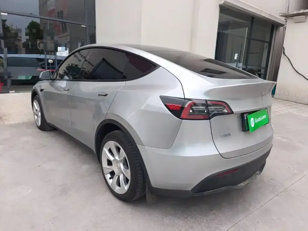 Tesla Model Y — фото 4