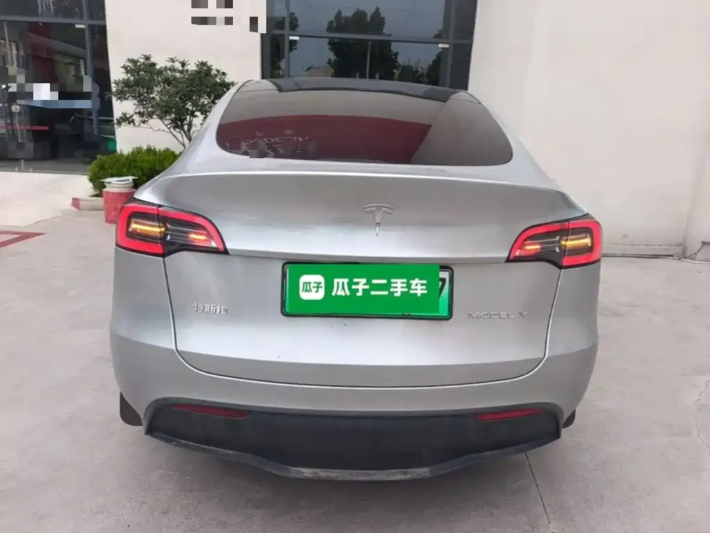 Tesla Model Y — фото 5