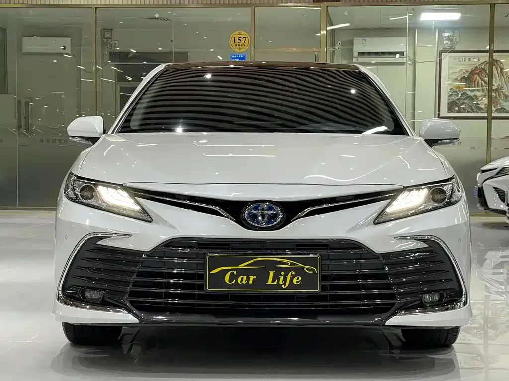 Toyota Camry — фото 8