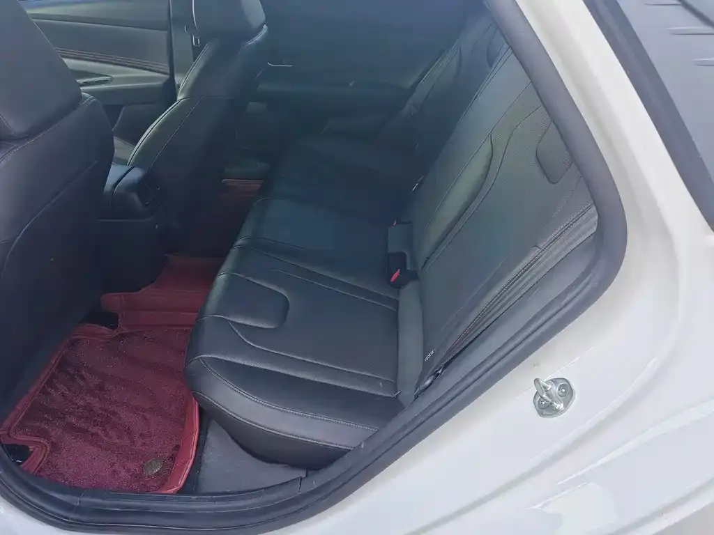 Hyundai Elantra 2022 из CN, фото 2