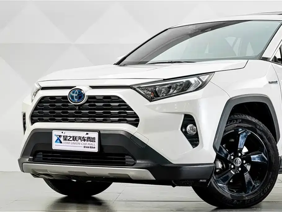 Toyota RAV4 — фото 7