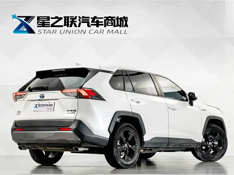Toyota RAV4 — фото 9