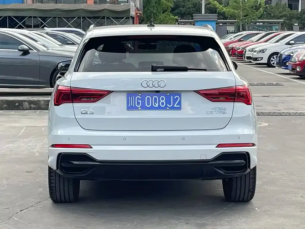 Audi Q3 — фото 8
