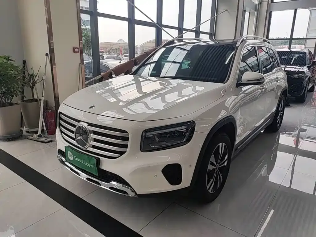 Mercedes-Benz GLB — фото 1