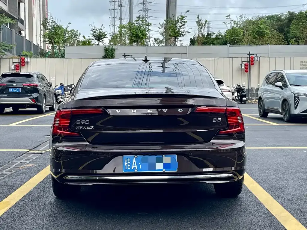 Volvo S90 — фото 3