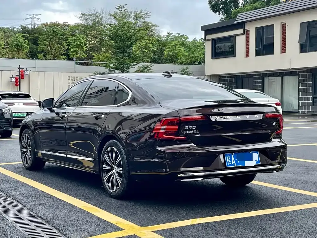 Volvo S90 — фото 9