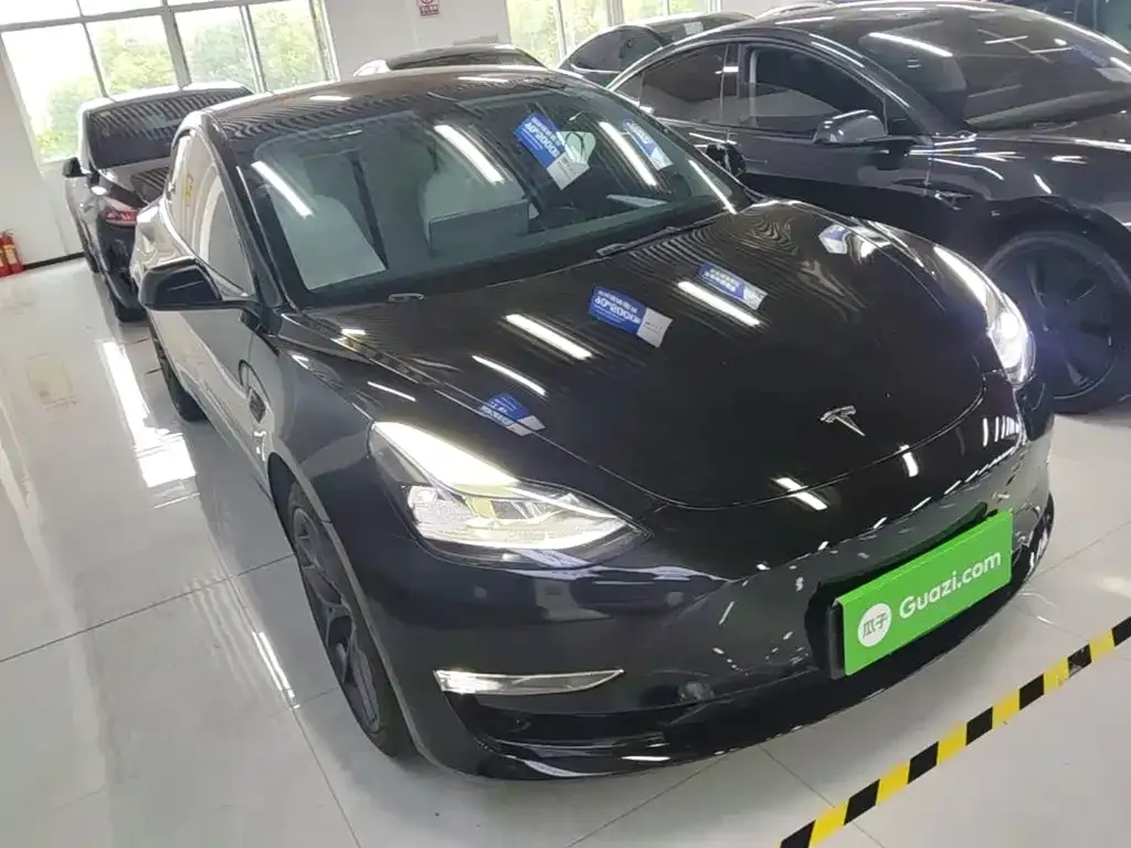 Tesla Model 3 — фото 4