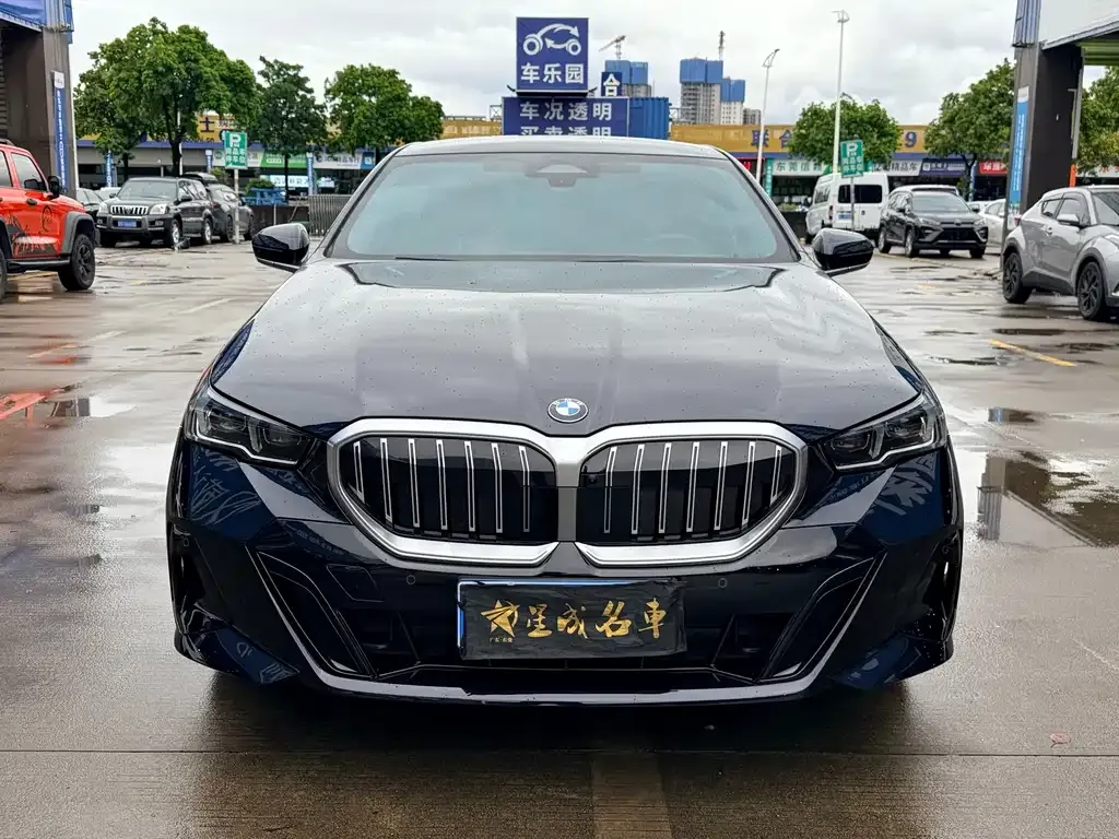 BMW 5 Series — фото 10