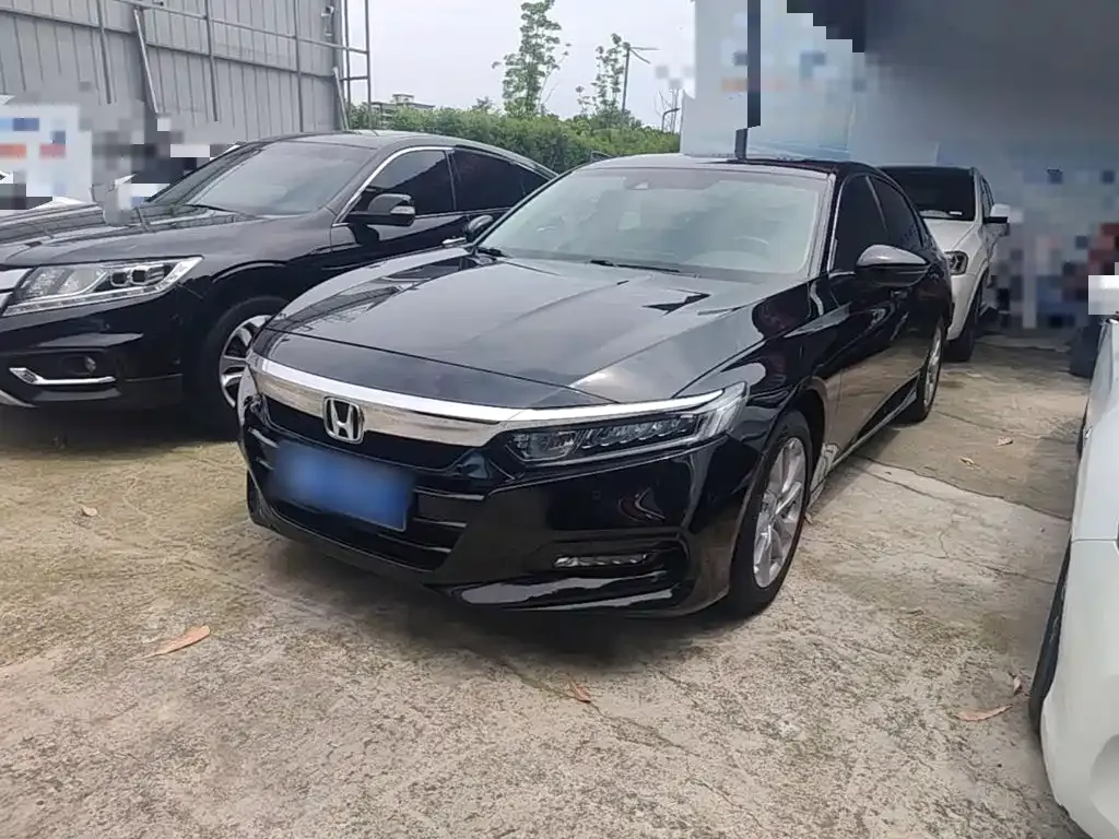 Honda Accord — фото 1
