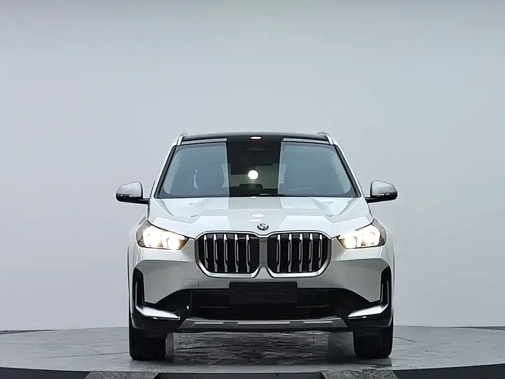 BMW X1 — фото 7