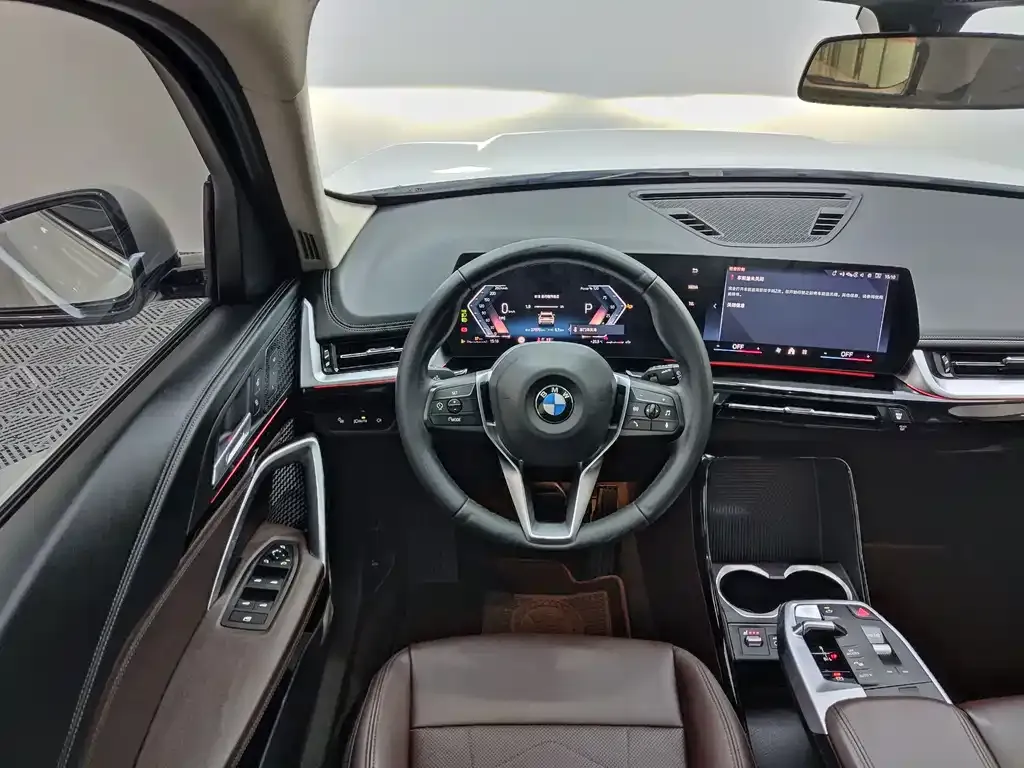 BMW X1 — фото 9