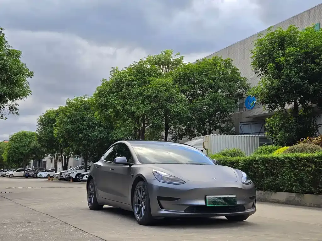 Tesla Model 3 — фото 8