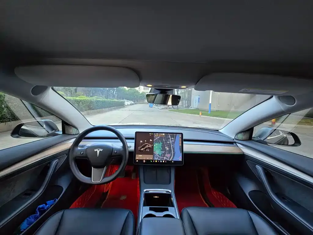Tesla Model 3 — фото 4