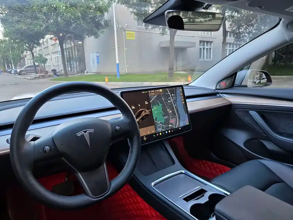 Tesla Model 3 — фото 5