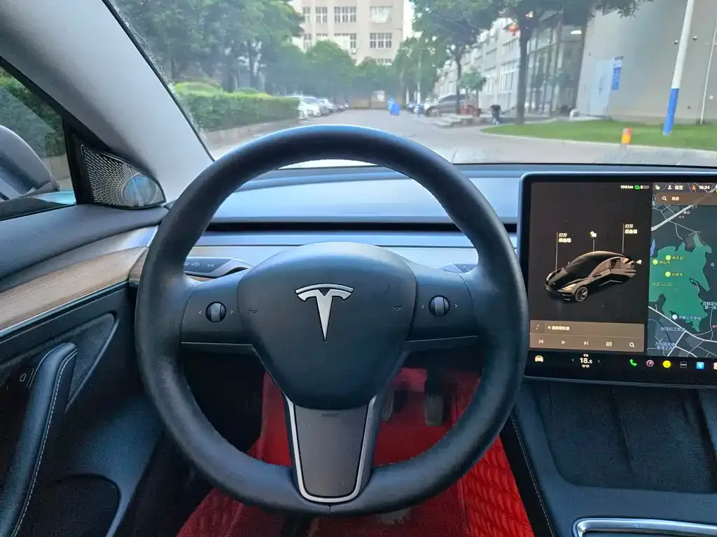 Tesla Model 3 — фото 3