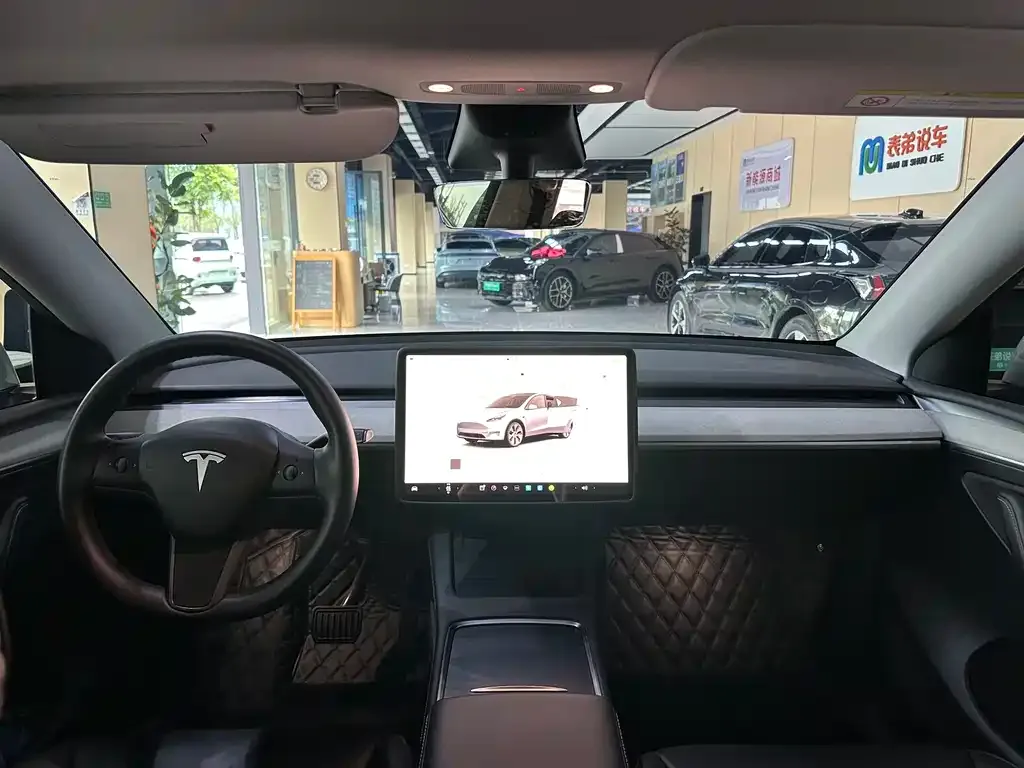 Tesla Model Y — фото 2