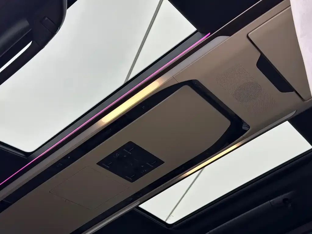Toyota Alphard — фото 5