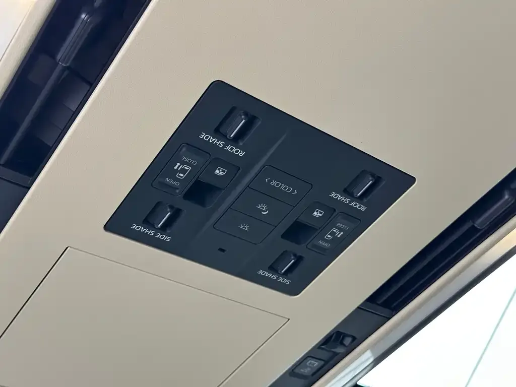 Toyota Alphard — фото 2