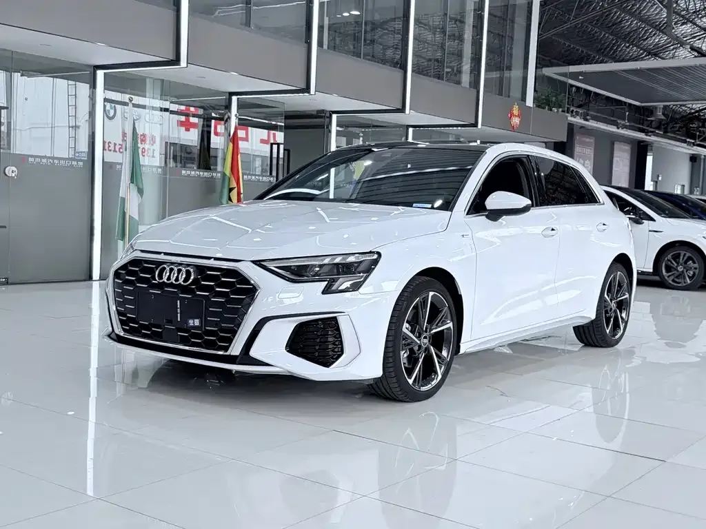 Audi A3 — фото 1