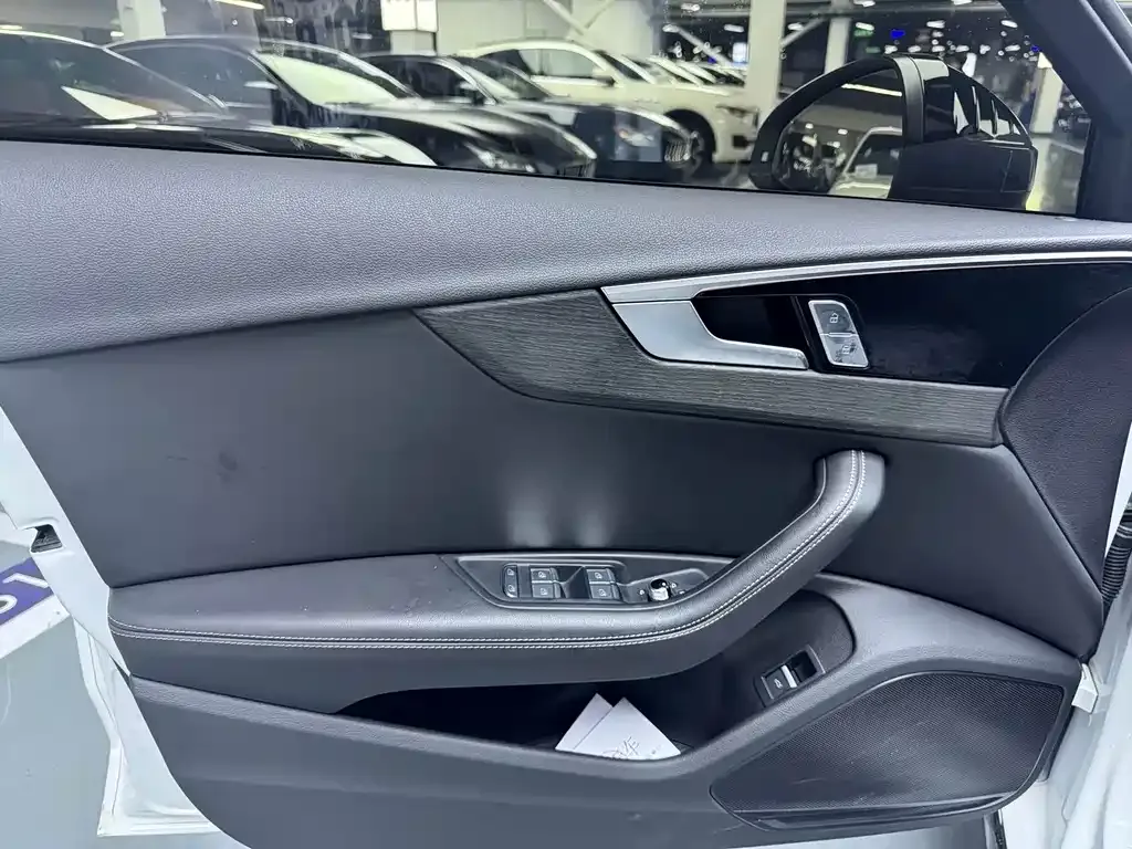 Audi A4L 2025 из CN, фото 6