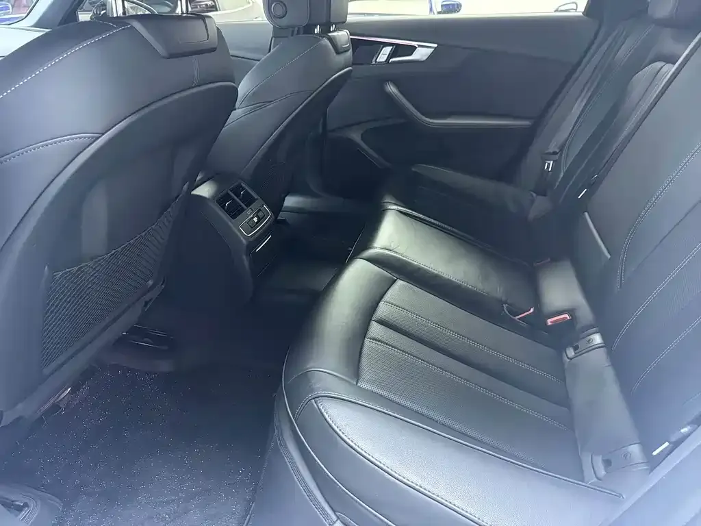 Audi A4L 2025 из CN, фото 4