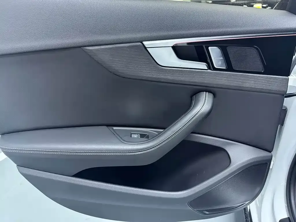 Audi A4L 2025 из CN, фото 8