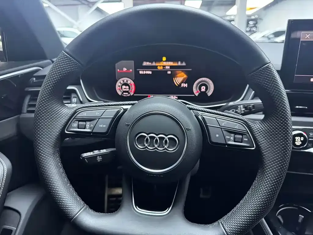 Audi A4L 2025 из CN, фото 9