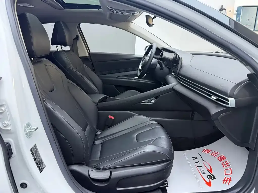 Hyundai Elantra — фото 10